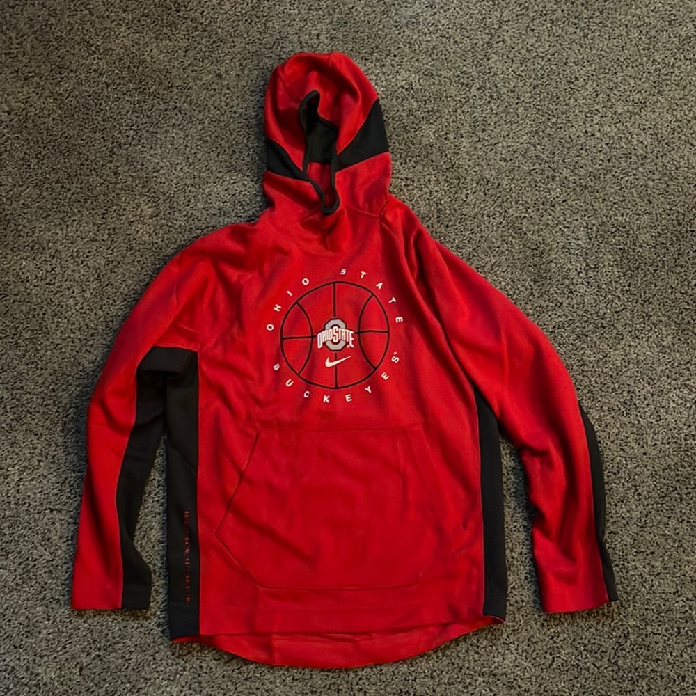 Like new Men’s Ohio State basketball Nike hoodie, size medium.